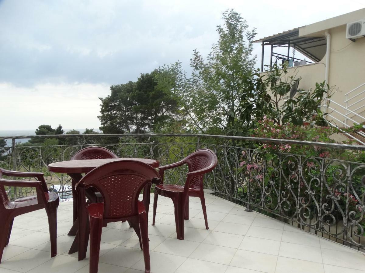 Green Line Guesthouse Бар Экстерьер фото