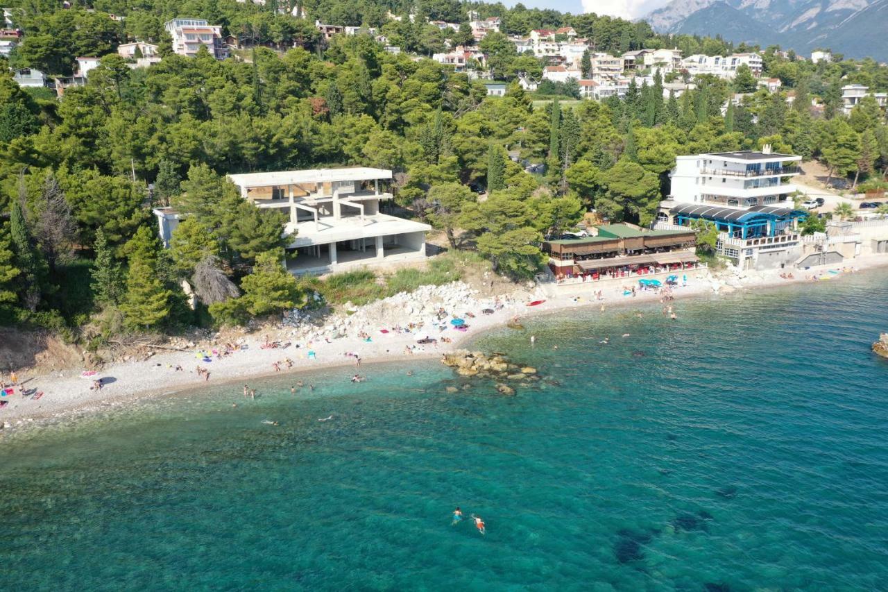 Green Line Guesthouse Бар Экстерьер фото